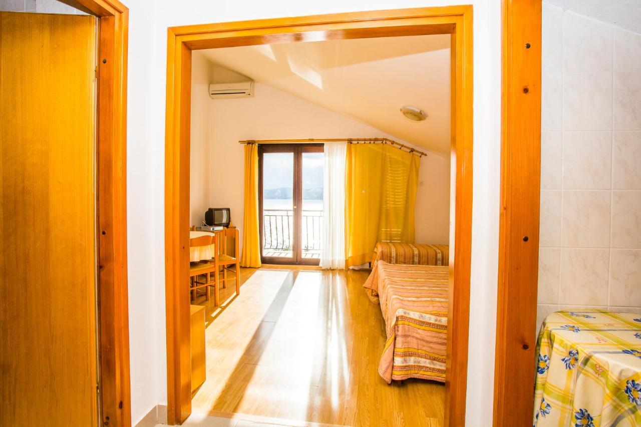 Apartmani Pava Omiš Buitenkant foto