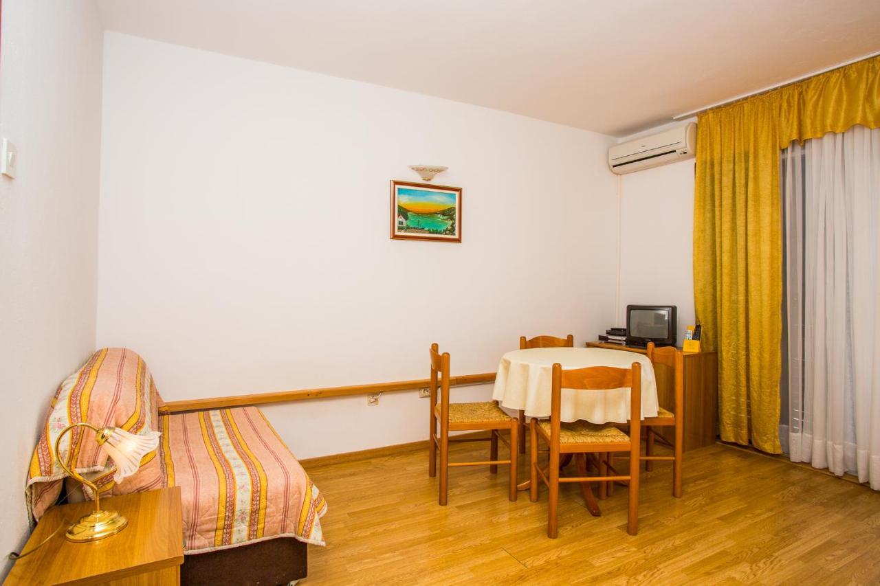 Apartmani Pava Omiš Buitenkant foto