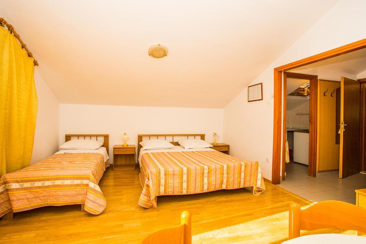 Apartmani Pava Omiš Buitenkant foto