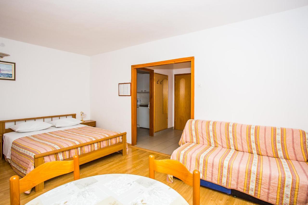 Apartmani Pava Omiš Buitenkant foto