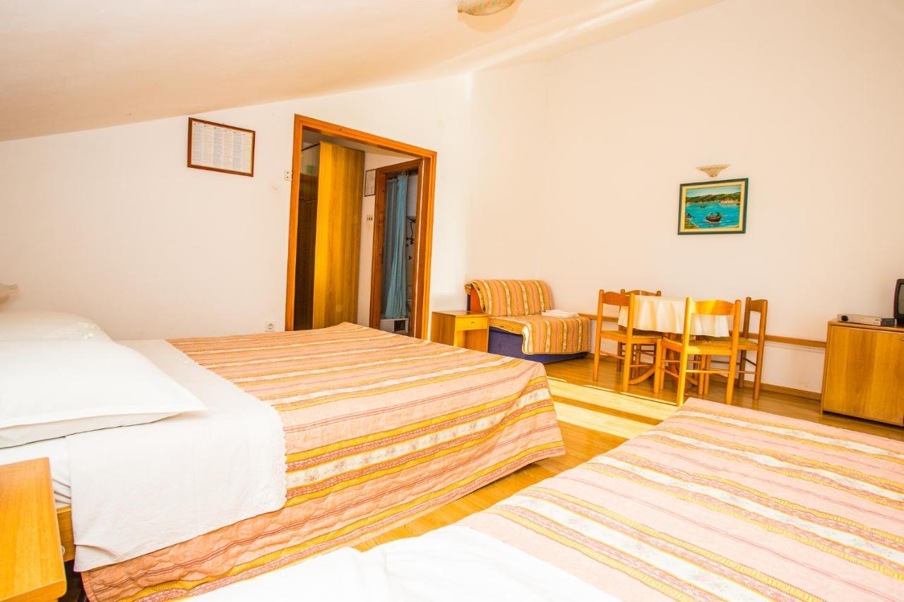 Apartmani Pava Omiš Buitenkant foto