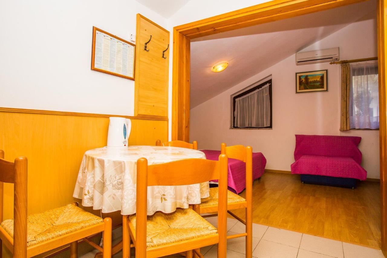 Apartmani Pava Omiš Buitenkant foto